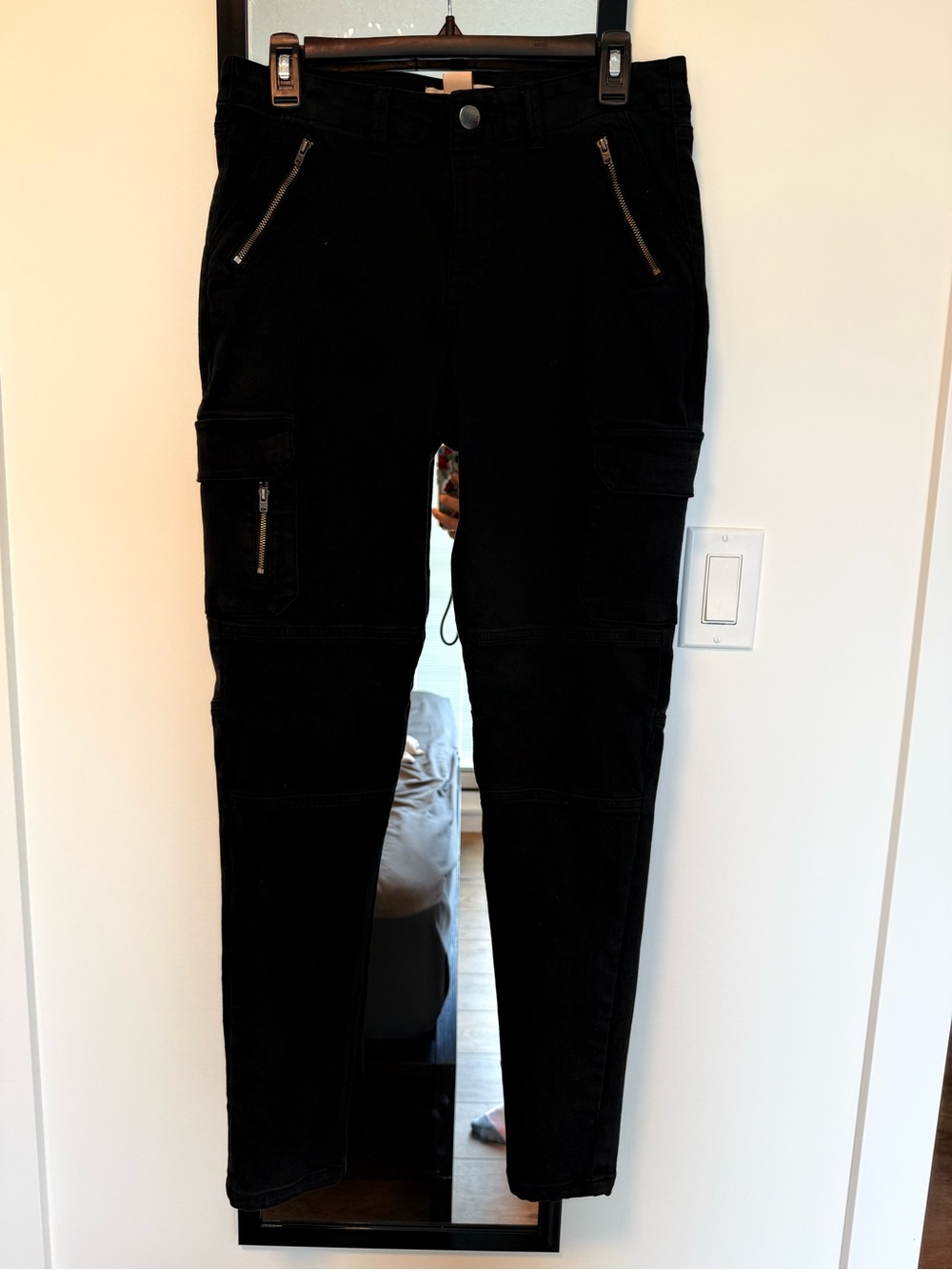 Liquid X Black Cargo Skinny Pants with Zip Pockets Size 10/11 US